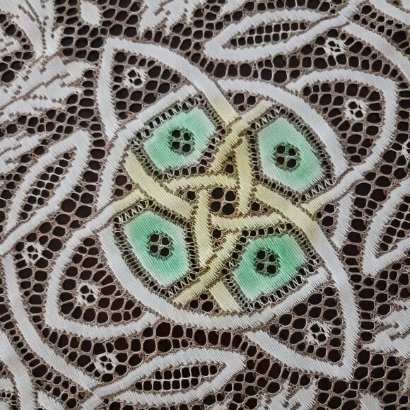 Table Cloth Lace White with Beige Green Purple Yellow - Picture 2 of 6